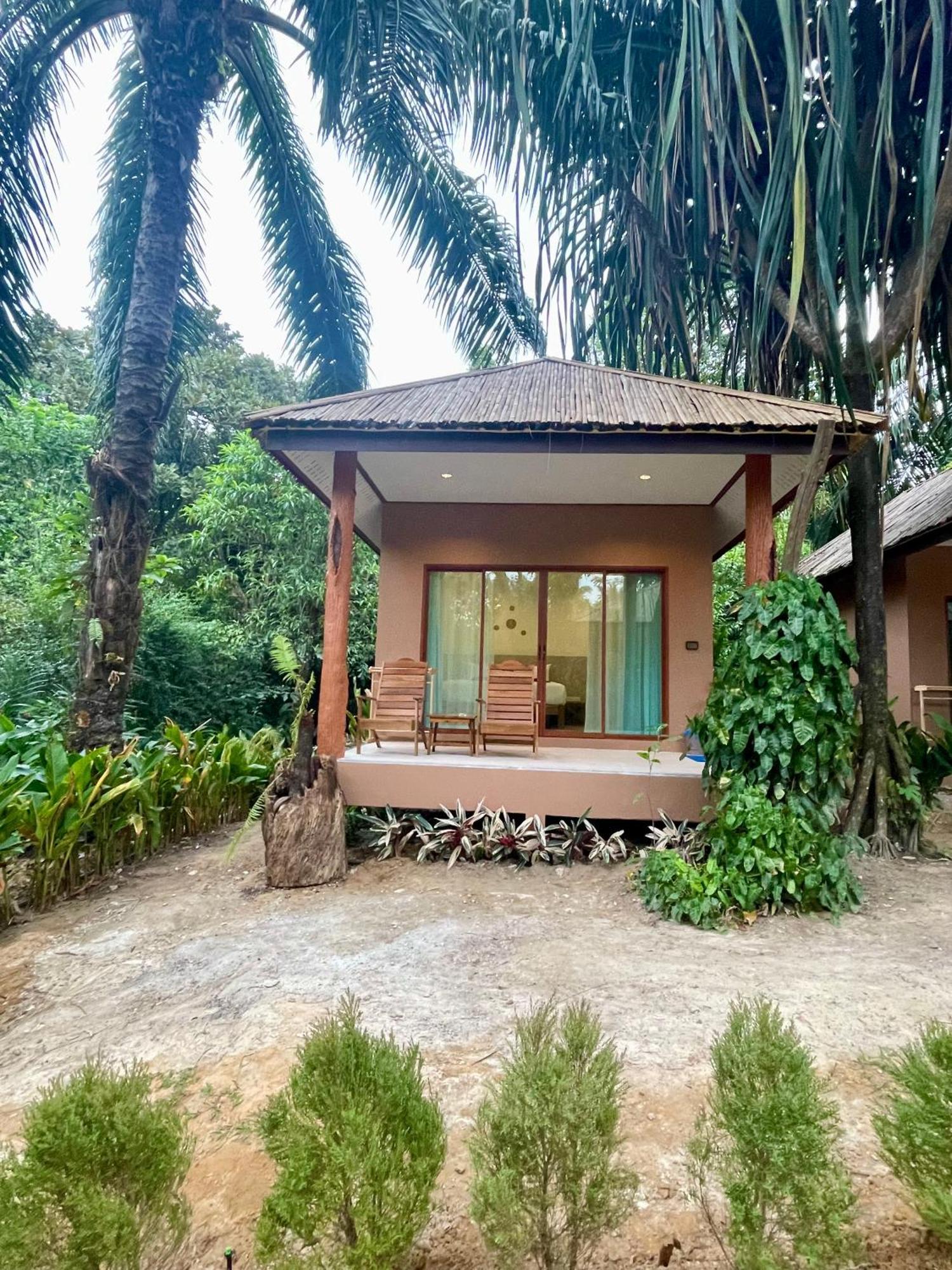 Sunny Cove Beach Resort Koh Phayam Ranong Exterior photo