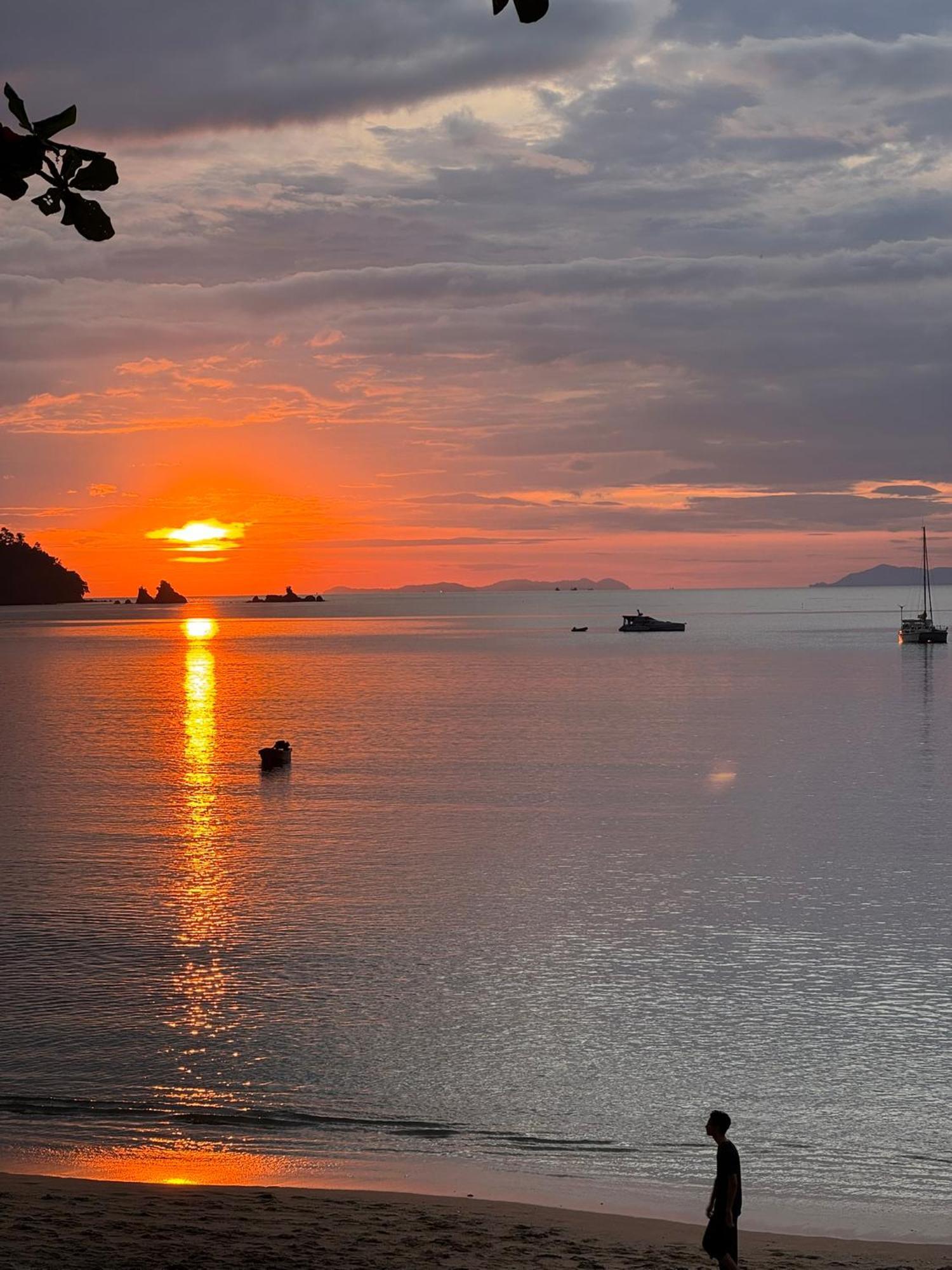 Sunny Cove Beach Resort Koh Phayam Ranong Exterior photo